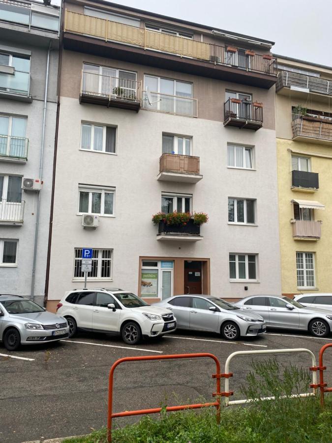 Light Room By Zoom Apartments Bratysława Zewnętrze zdjęcie